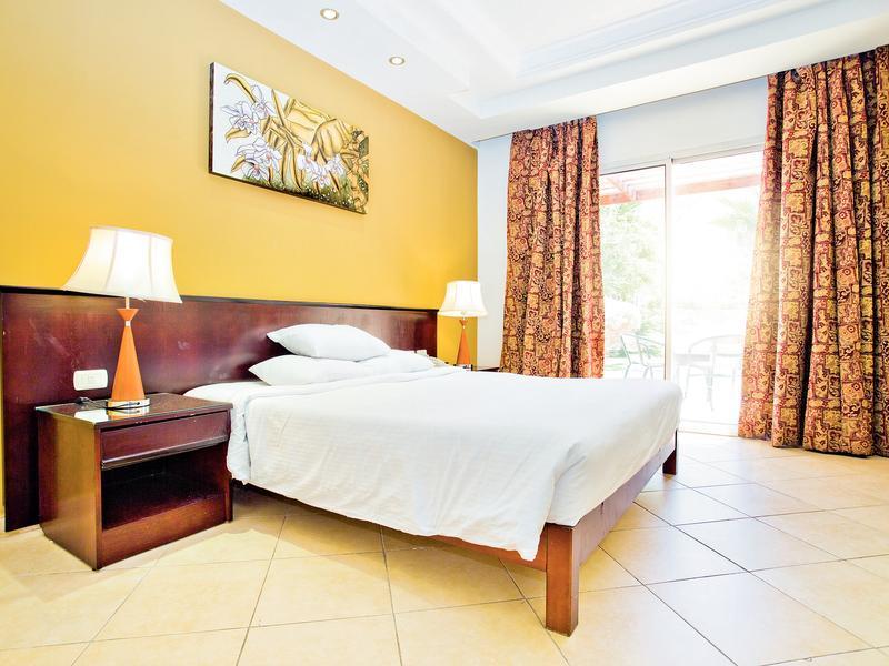 Hotel Xperience Kiroseiz Parkland Sharm El-Sheikh Exterior foto A bedroom at the hotel